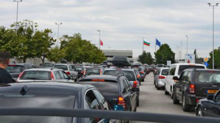 Интензивен е трафикът на граничните пунктове на страната