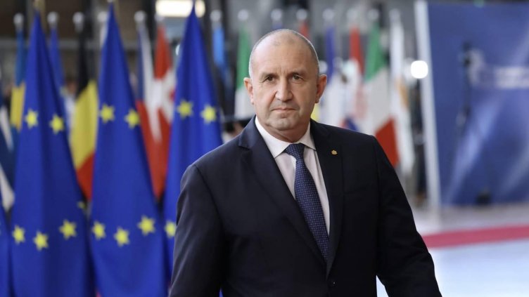 Румен Радев: Дефицитът ще бъде доста над 3%