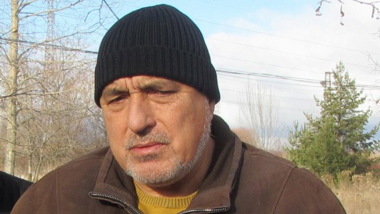 С гайди и сурвачки посрещнаха Борисов в Бургаско
