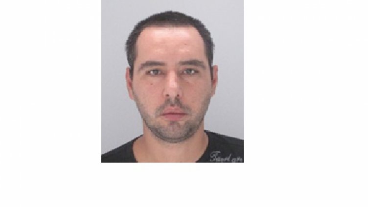 Полицията във Варна издирва 35-годишен мъж