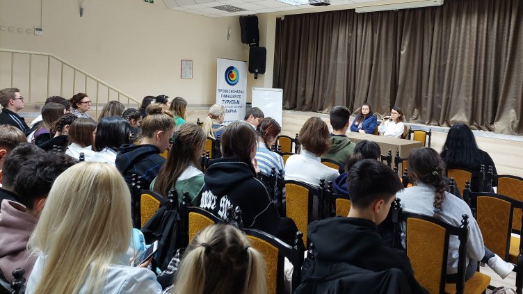 „Часове по правосъдие“ с деветокласници имаха съдии от Районен съд – Варна