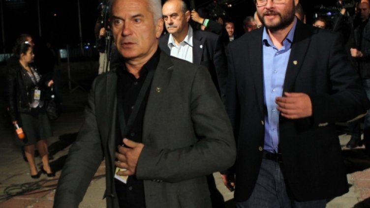 Волен Сидеров готов за консултации с ГЕРБ, само под светлините на прожекторите