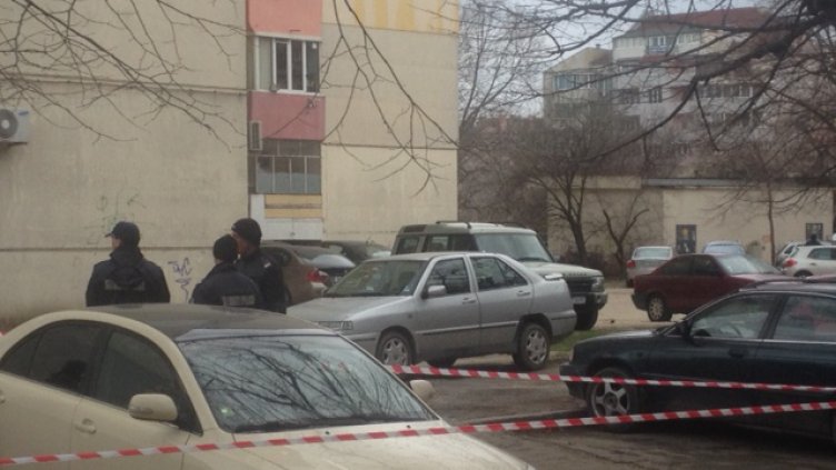 Полицията във Варна на крак, откриха граната под кола (СНИМКИ)