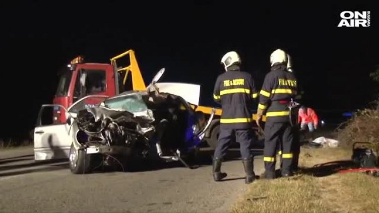 Редица нередности на пътя край Казанлък, където загинаха шест души