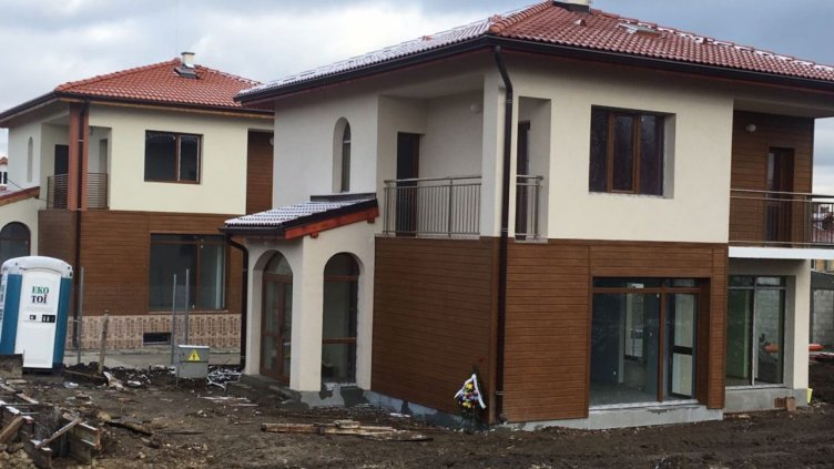 2 години след Хитрино: 12 семейства с нови домове  