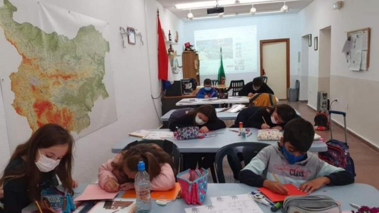 В 44 държави по света изучават български език