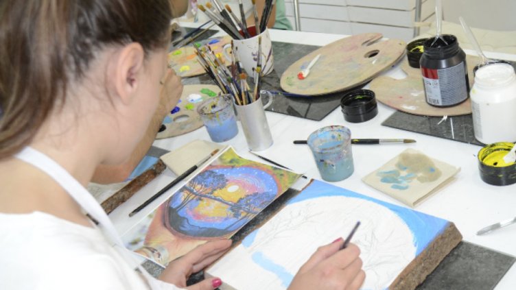 В Търговище дават стипендии на деца и младежи с изявени дарби