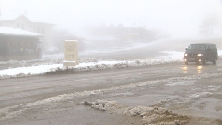 15 сантиметра сняг на Шипка