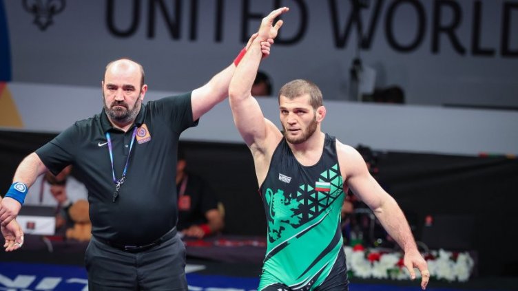 Успех в борбата: Магомед Рамазанов отказа за 4,5 мин. канадец в Париж