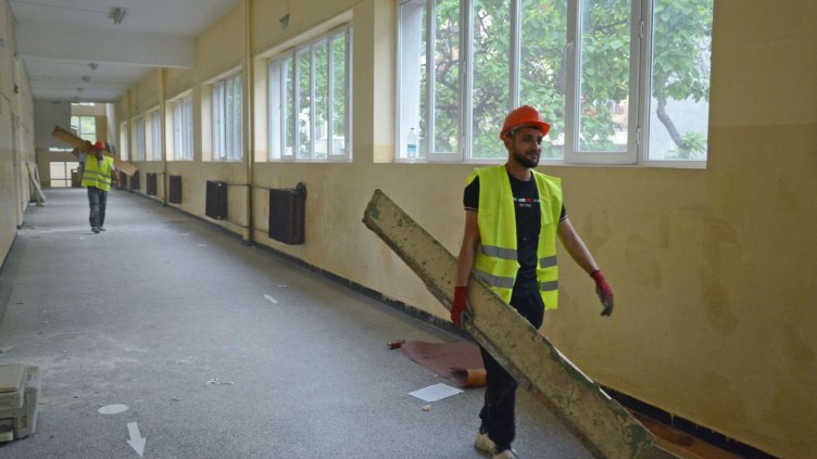 Стартират мащабни ремонти на три образователни обекта във Варна