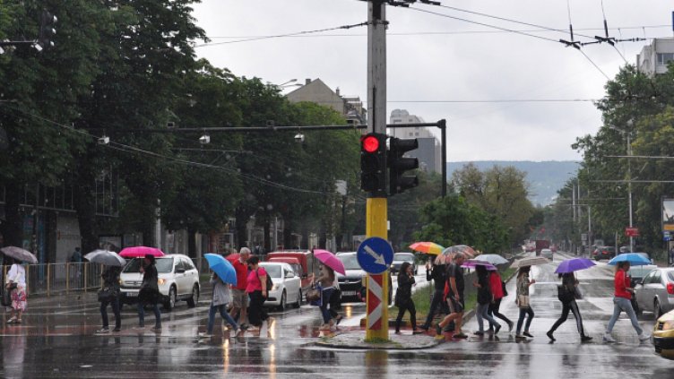 Облачно и дъждовно на 24 май във Варна