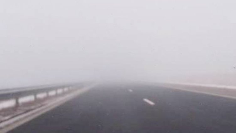 АПИ предупреждава: Край Ихтиман – пак дим и мъгла, да се внимава