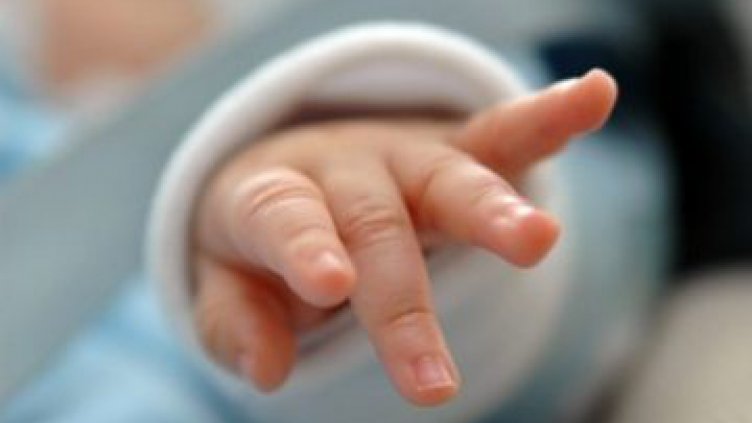 Бащиното име вече може да се вписва в акта за раждане на българче, родено в чужбина