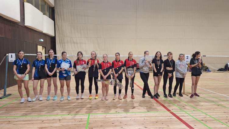 Излъчиха шампионите по хандбал и бадминтон в Ученическите игри