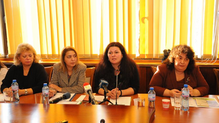 Над 450 души са преминали през Общностния център за деца и семейства