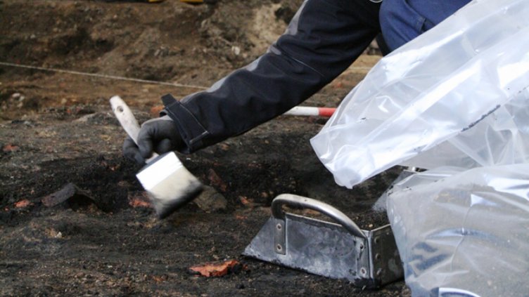 Археолози изкопаха сексиграчка от XVIII век