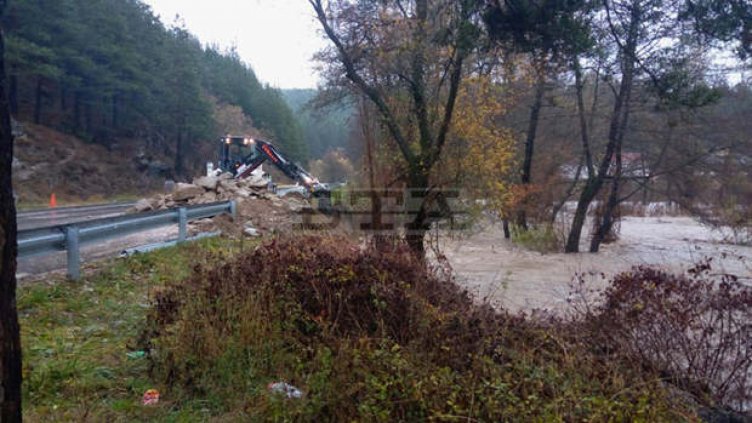 Ситуацията в района на разложкото село Баня е спокойна