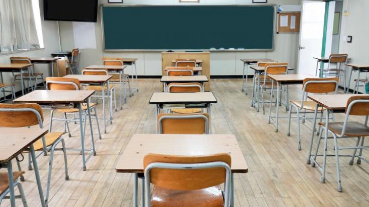 При 5 неизвинени отсъствия родители ще връщат помощи за първолаци и осмокласници