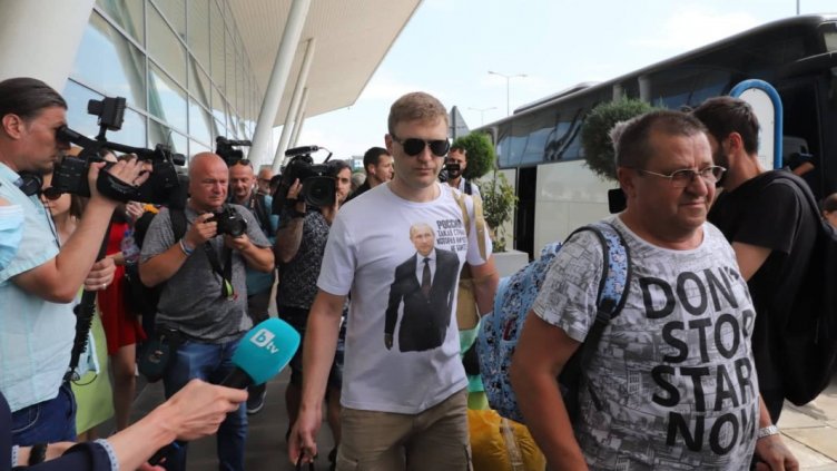 Близо 170 руснаци напуснаха страната ни с 2 самолета