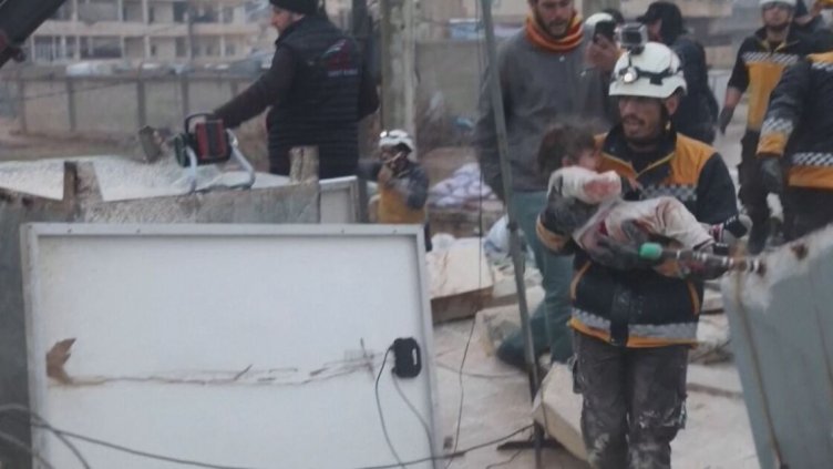 Над 600 са вече загиналите при труса в Турция и Сирия