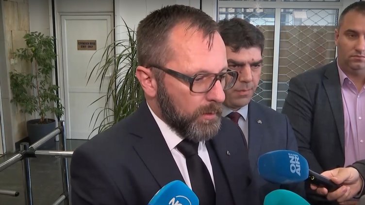 Наглост: Шефът на АПИ бил готов да хвърли оставка, но това нямало да спре да загиват деца