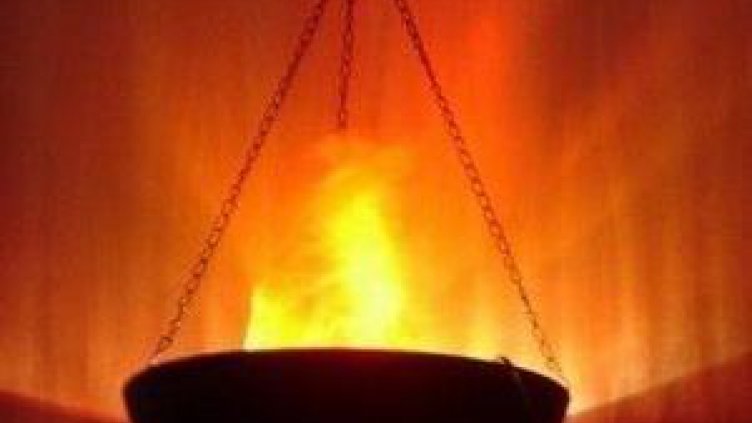 Нощна лампа подпали апартамент в Търново