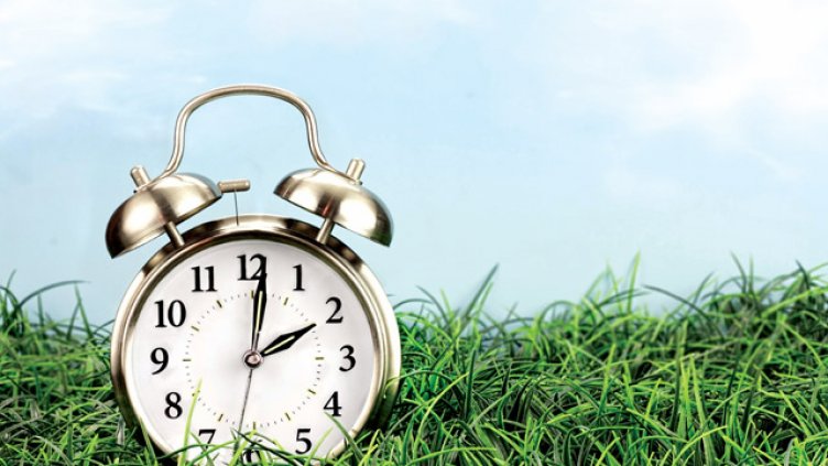 Тази нощ местим стрелките на часовника с час напред