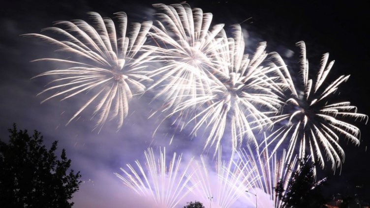 Новогодишни пожелания за обич, позитивизъм и здрави нерви