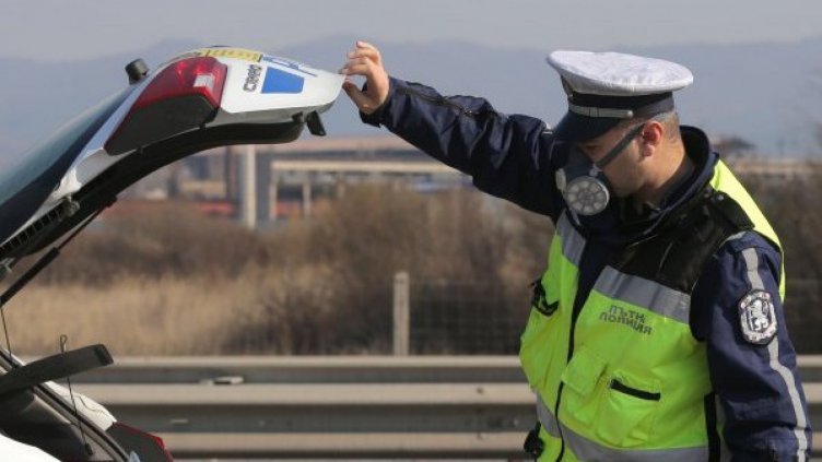 Млад шофьор блъсна на зебра момиче, влачил я 10 метра