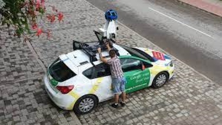 Google Street щракна италиански мафиот беглец пред магазин в Испания