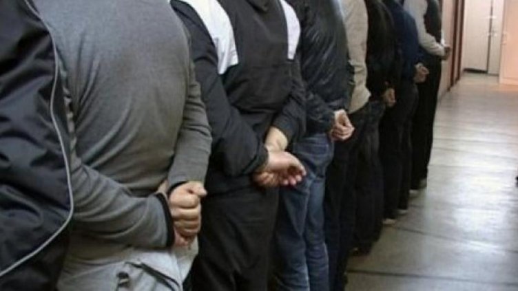 Разбиха престъпна група за трафик на бежанци