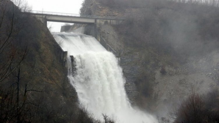 Четири язовира преливат в Шуменско