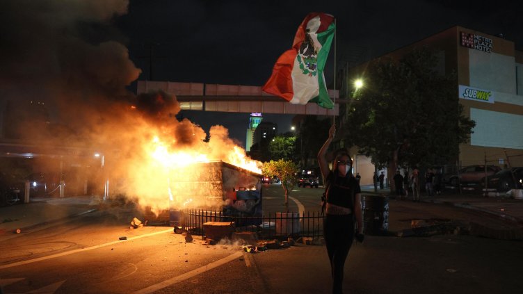 Напрежението в Лос Анджелис ескалира, сблъсъци между протестиращи и Националната гвардия