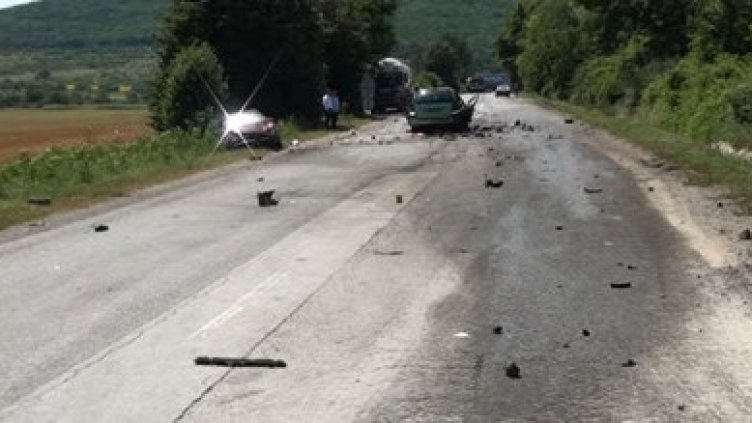 Ад на пътя за Варна: Тежка катастрофа – майка и син загинаха (ВИДЕО)