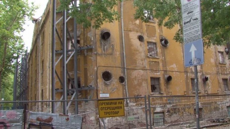 Пожар избухна в тютюнев склад в Пловдив