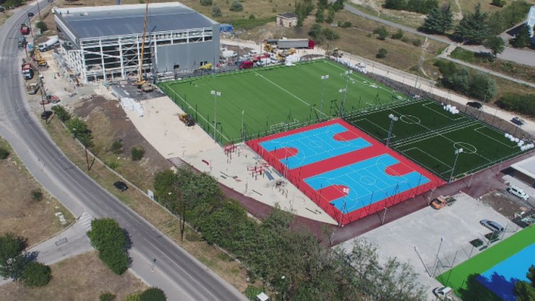 Владиславовци вече тренират на новия спортен комплекс