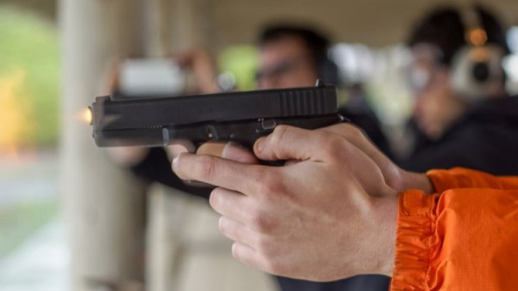 Над 120 хил. българи са с оръжие