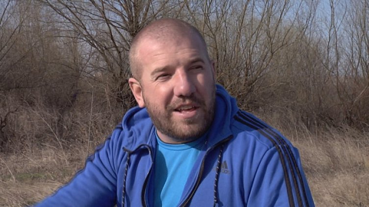 Ловецът на бежанци Динко посинил свой служител? Пуснаха го от ареста