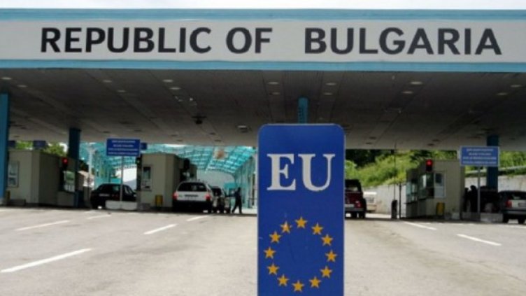 Митничари спипаха 200 000 швейцарски франка на Калотина