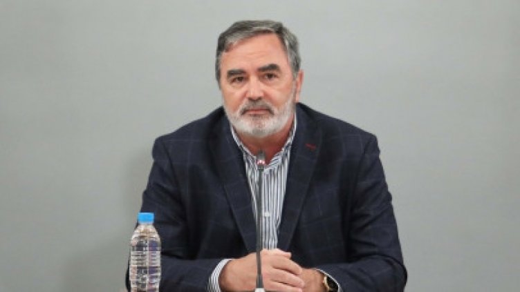 Затягат ковид мерките - кръчмите на 50%, учениците от гимназиален етап - онлайн