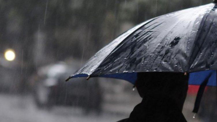 Жълт код за обилни валежи в 15 области за вторник
