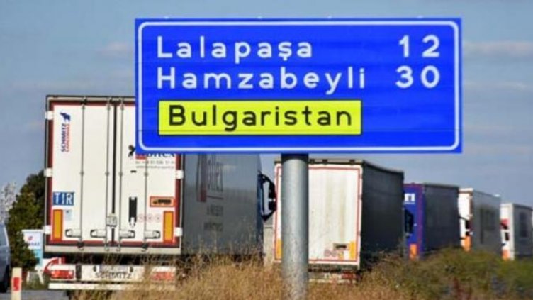 Мръднеш метър, спреш за час – километрични опашки на турската граница