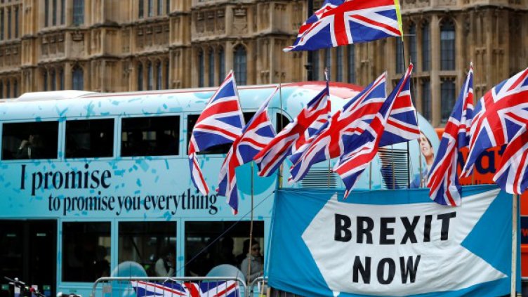 Преговорите за Brexit се възобновяват утре?