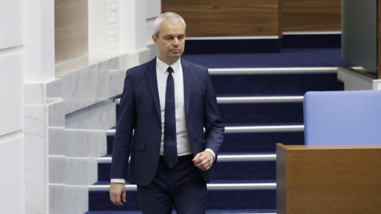 Костадин Костадинов поиска оставката на правителството