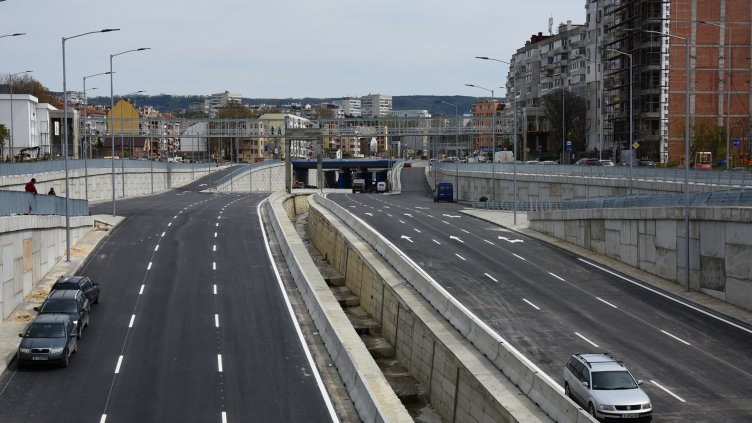 Полагат маркировка по новия бул. „Левски“ (Снимки)
