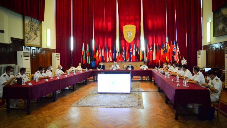 Командири на НАТО акостираха във ВМС