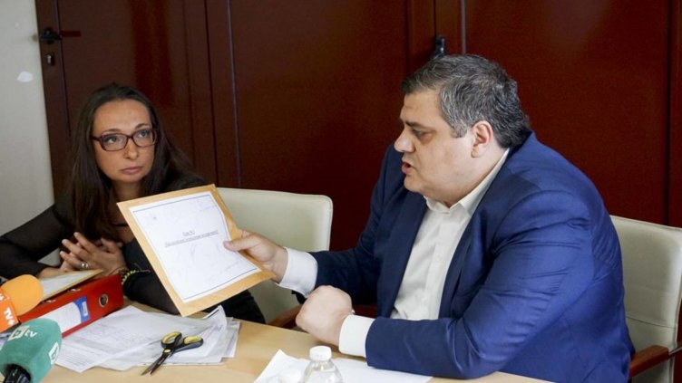 Пътната агенция отвори офертите на кандидатите да правят тол-системата
