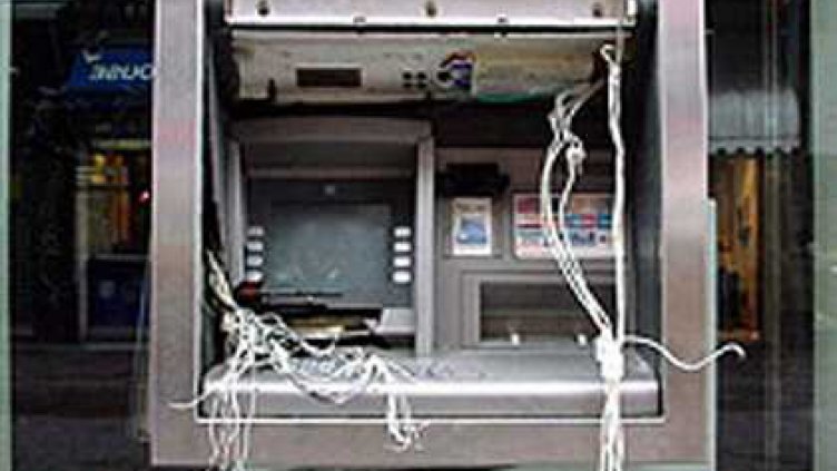 Взривиха банкомат в Русе, унищожен е магазин