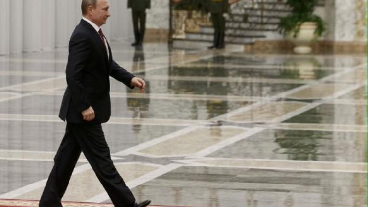 "Походката на стрелец" на Путин