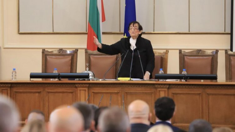Първи завънец: Новите 240 в НС се кълнат (НА ЖИВО)